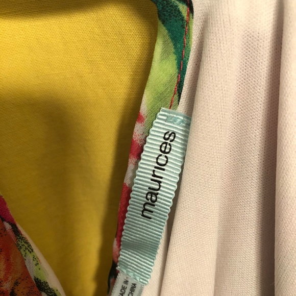 Lady’s dress with complimentary jacket! - Picture 2 of 3